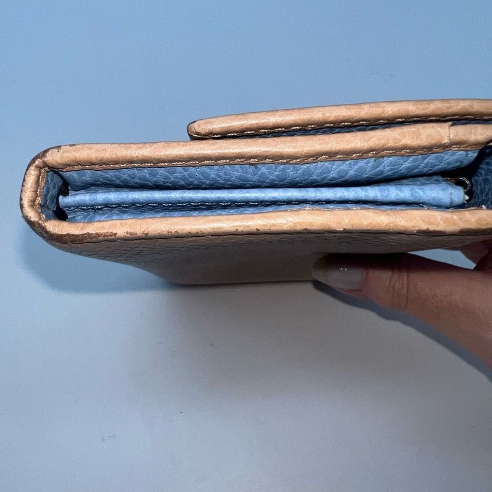 Gucci Pebbled Calfskin Swing Continental Wallet Light Beige Baby Blue Interior - Picture 5 of 16